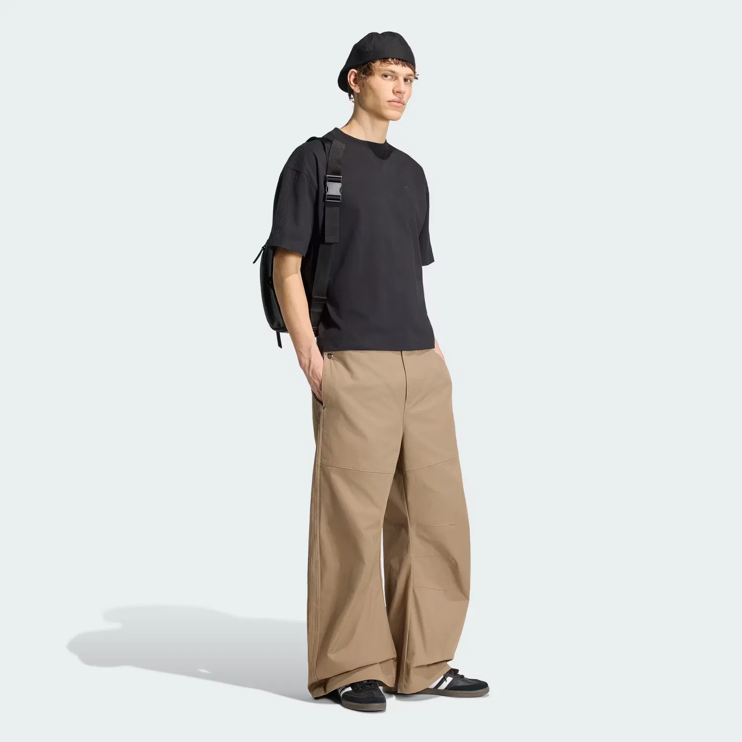 Мужские брюки широкого кроя Premium Essentials Wide Pants Adidas Originals, хаки — фото 4