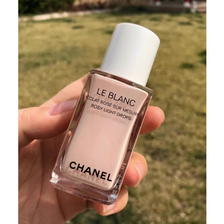 Женский хайлайтер жидкий Rose Pink Skin 30ml CHANEL, Rose Pink — фото 4