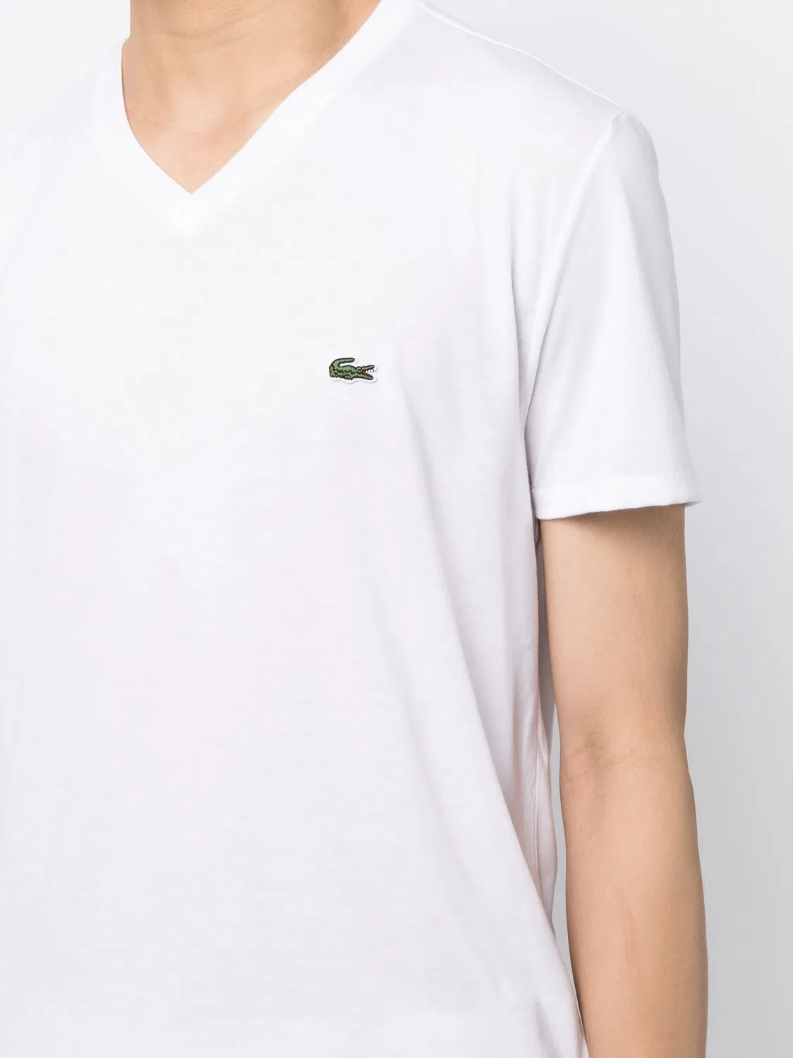 Футболка с V-образным вырезом и логотипом Lacoste, белый — фото 2
