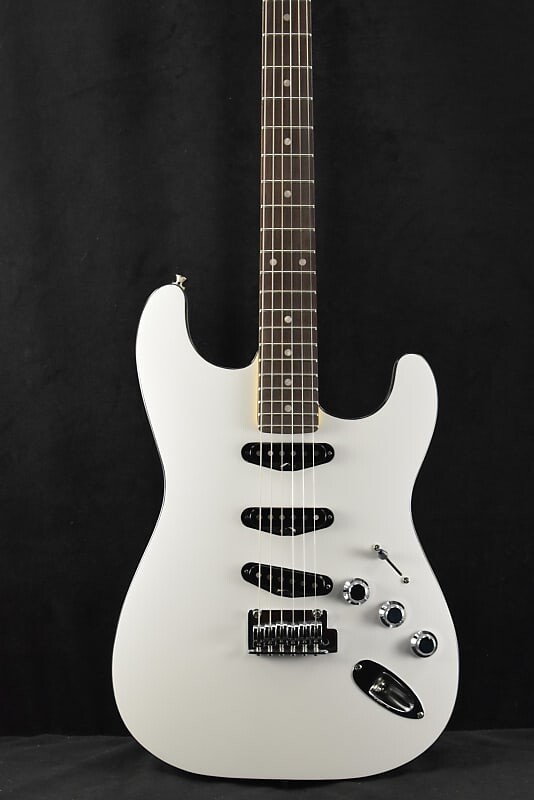 

Накладка на гриф из ярко-белого палисандра Fender Aerodyne Special Stratocaster Aerodyne Special Stratocaster Bright White Rosewood Fingerboard
