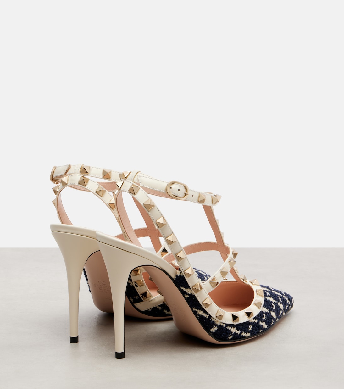 Туфли Rockstud 100 из букле с кожаной отделкой Valentino Garavani, Blu-Avorio/Ivory — фото 2