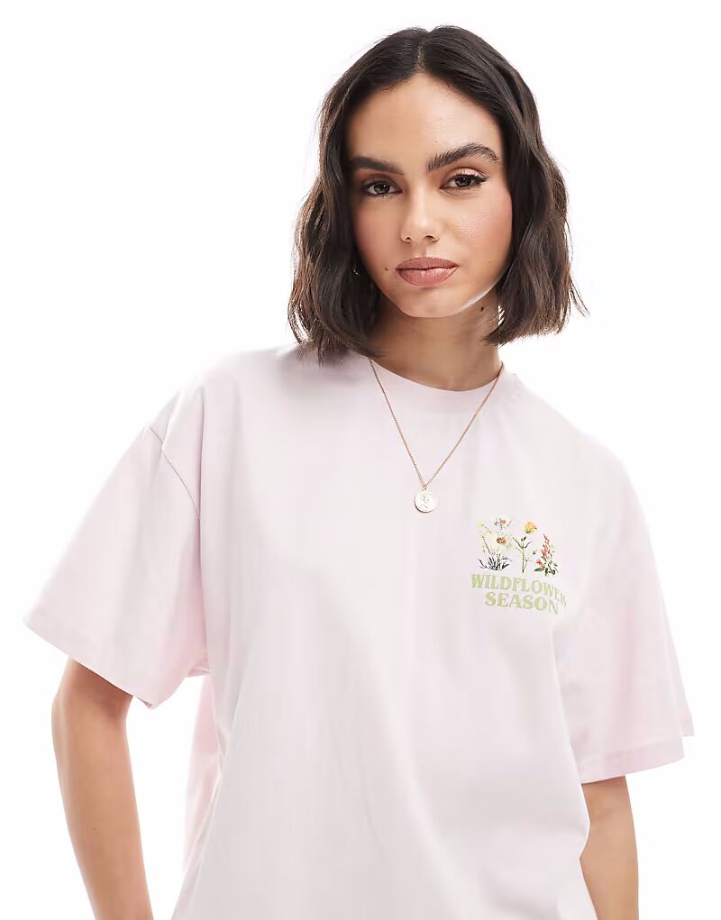 

Футболка Miss Selfridge с принтом Wildflower oversize на спине в сиреневом цвете