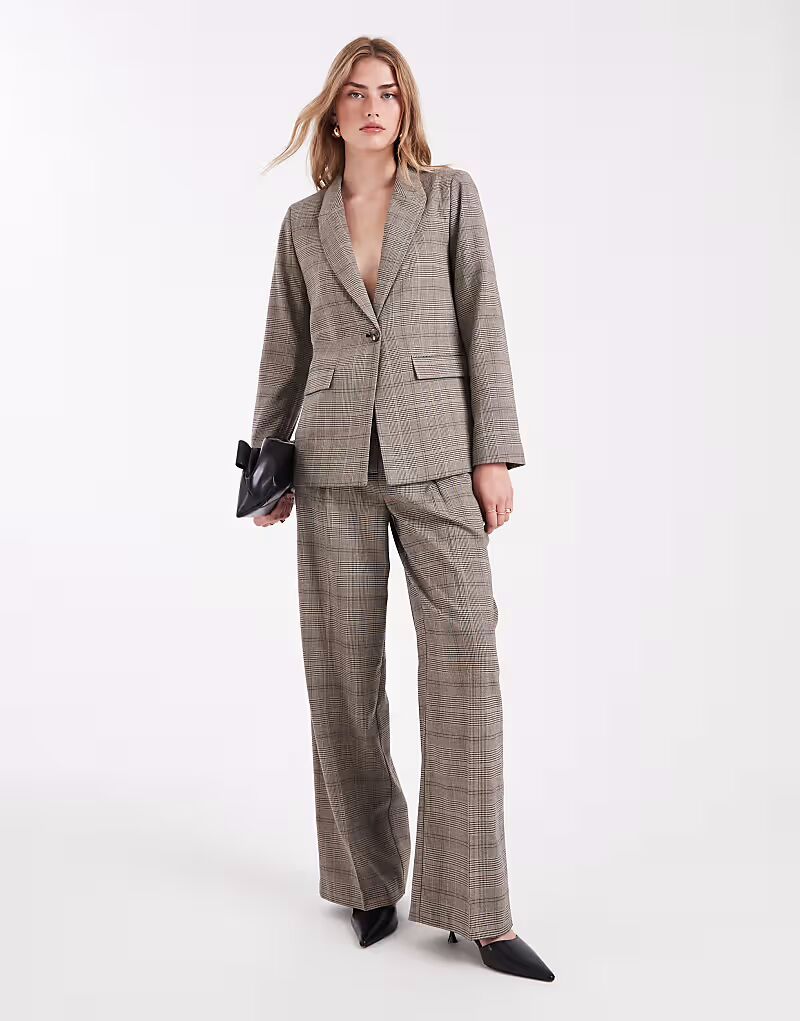 

Широкие брюки в клетку коричневого цвета New Look