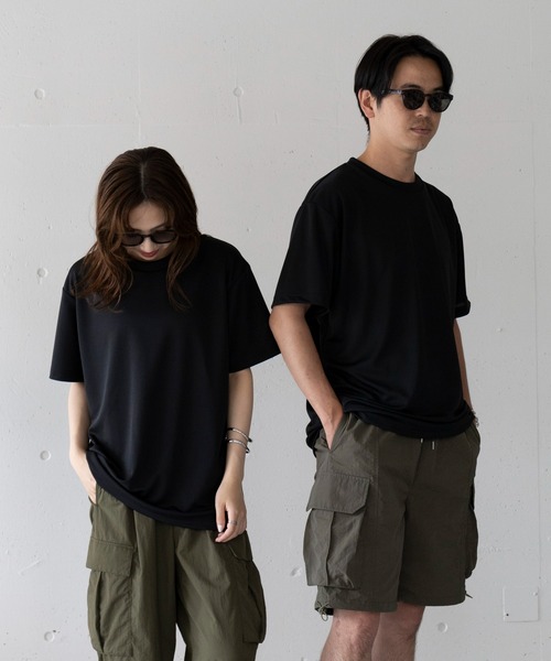 

Спортивная футболка влагоотводящая, быстросохнущая, с защитой от УФ-излучения United Athle, черный