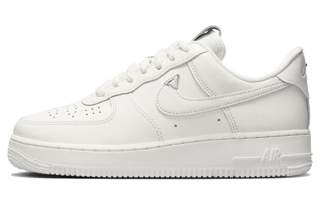 

Кроссовки Nike Air Force 1 Low '07 LV8 Sail Chrome рукоделие (женские)