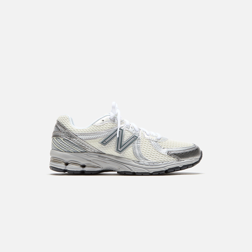 

Кроссовки New Balance 860v2, цвет Sea Salt/Grey
