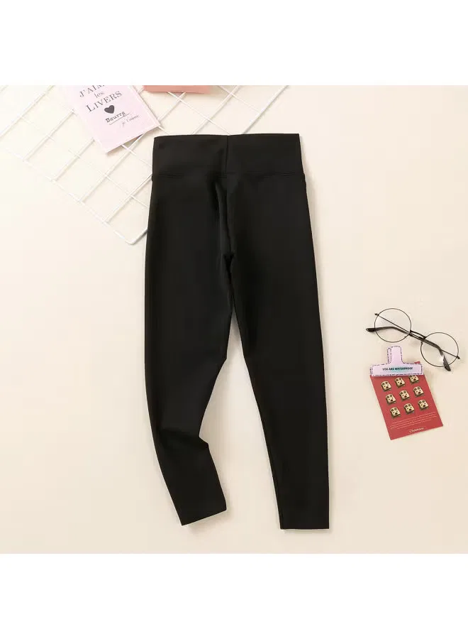 Jeanswest Штаны с принтом букв и сердечек, черный — фото 3