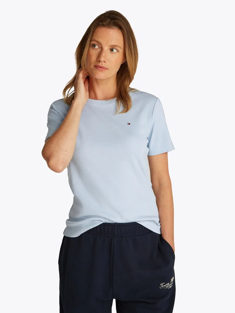 Футболка TOMMY HILFIGER 'Flag Embroidery Slim' светло-голубого цвета — фото 3