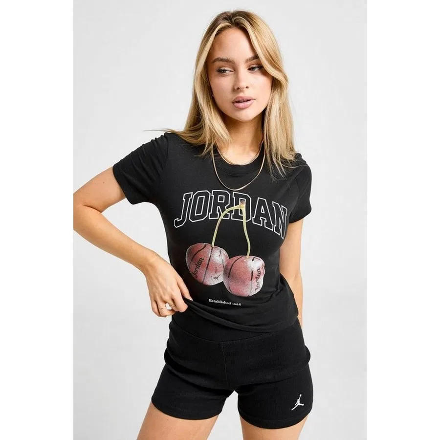 Женская футболка с графическим принтом Jordan Brooklyn 'Cherry' Nike, Черный — фото 3