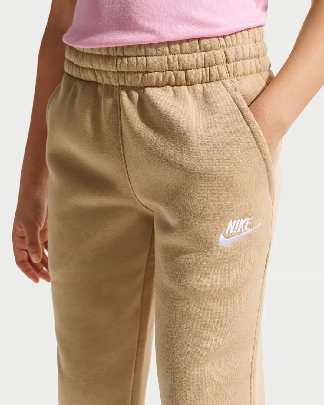 Детские спортивные штаны Nike Sportswear Club Fleece, Linen/White — фото 3