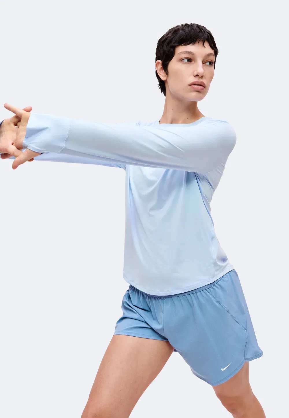 Классический вариант - блузка с длинными рукавами Nike Performance, Hydrogen Blue/White — фото 4