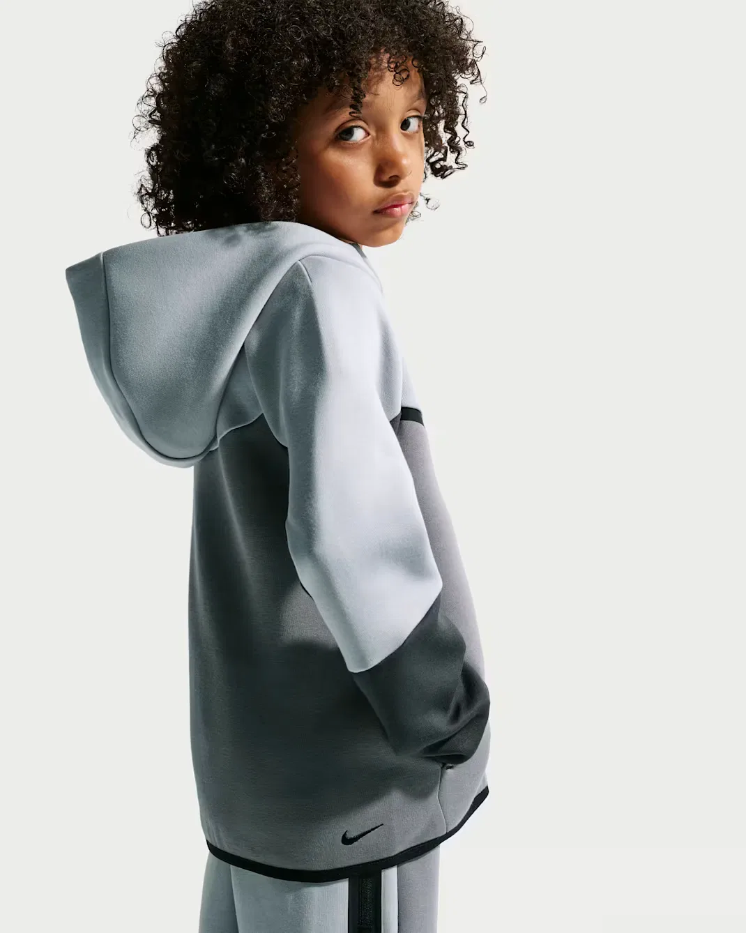Детский флисовый комплект из двух предметов на молнии Nike Sportswear, Wolf Grey — фото 3