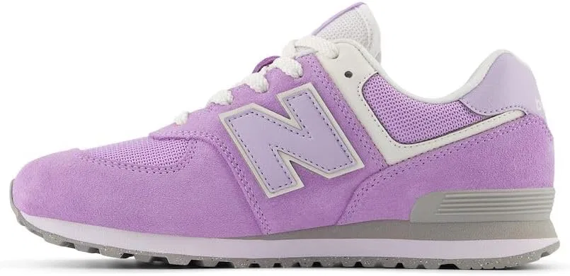Детские кроссовки для девочек с шнуровкой 574 V1 New Balance, Lilac Glo/Bright Lavender — фото 2