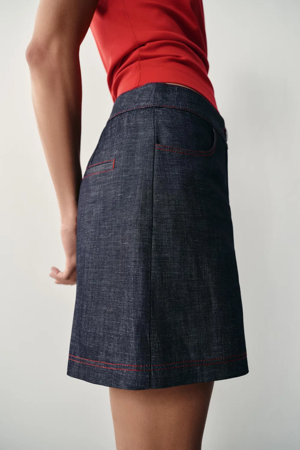 Шорты-бермуды из льна с контрастной отстрочкой ZARA, Indigo — фото 4