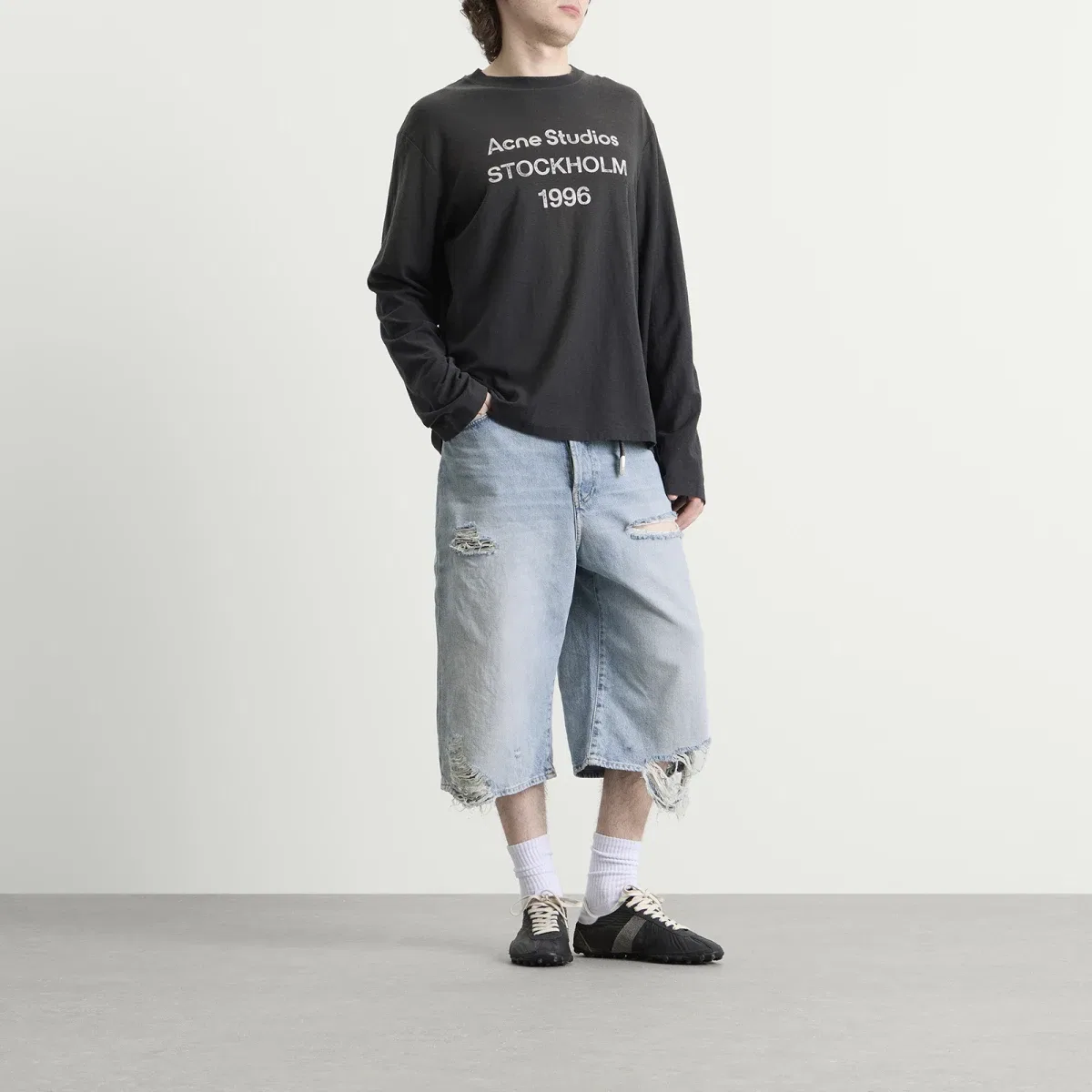 Шорты джинсовые с потертостями Judda Acne Studios, Light Blue — фото 4