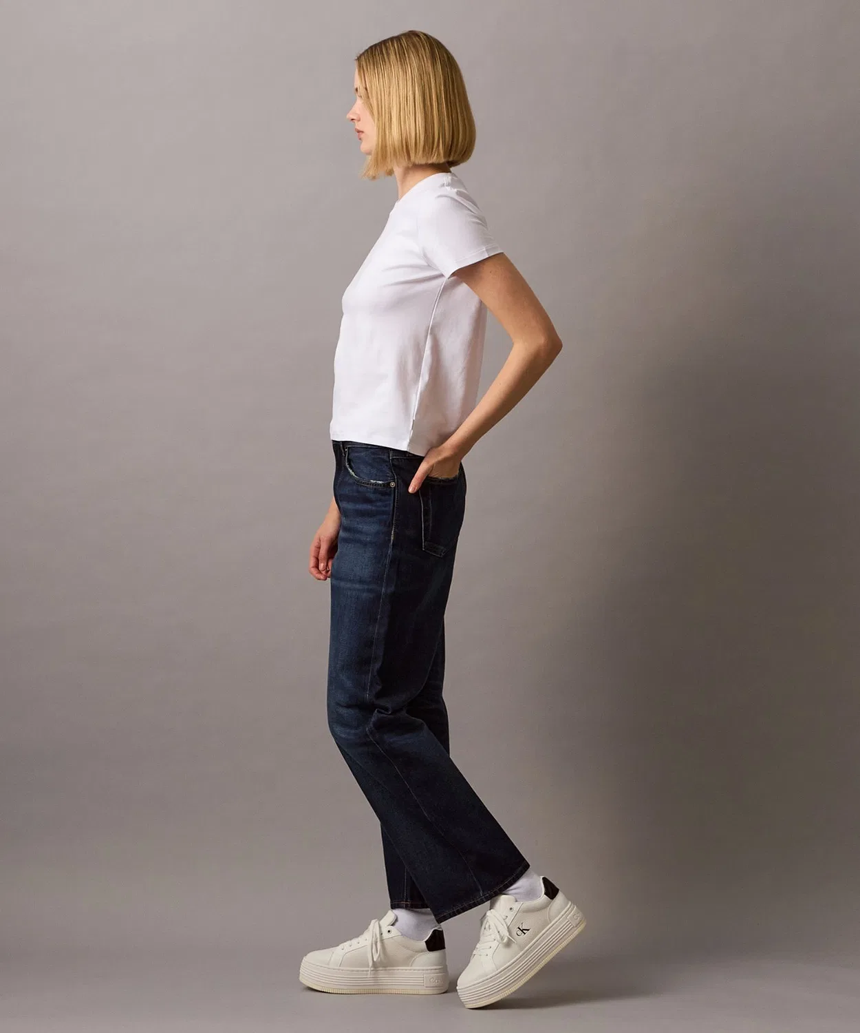Женская хлопковая футболка Calvin Klein Relaxed T-Shirt, Белый — фото 4