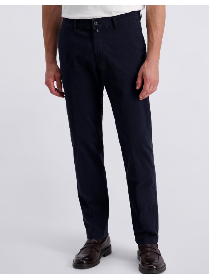 

Pierre Cardin Брюки Кале в сочетании с темно-синим блейзером