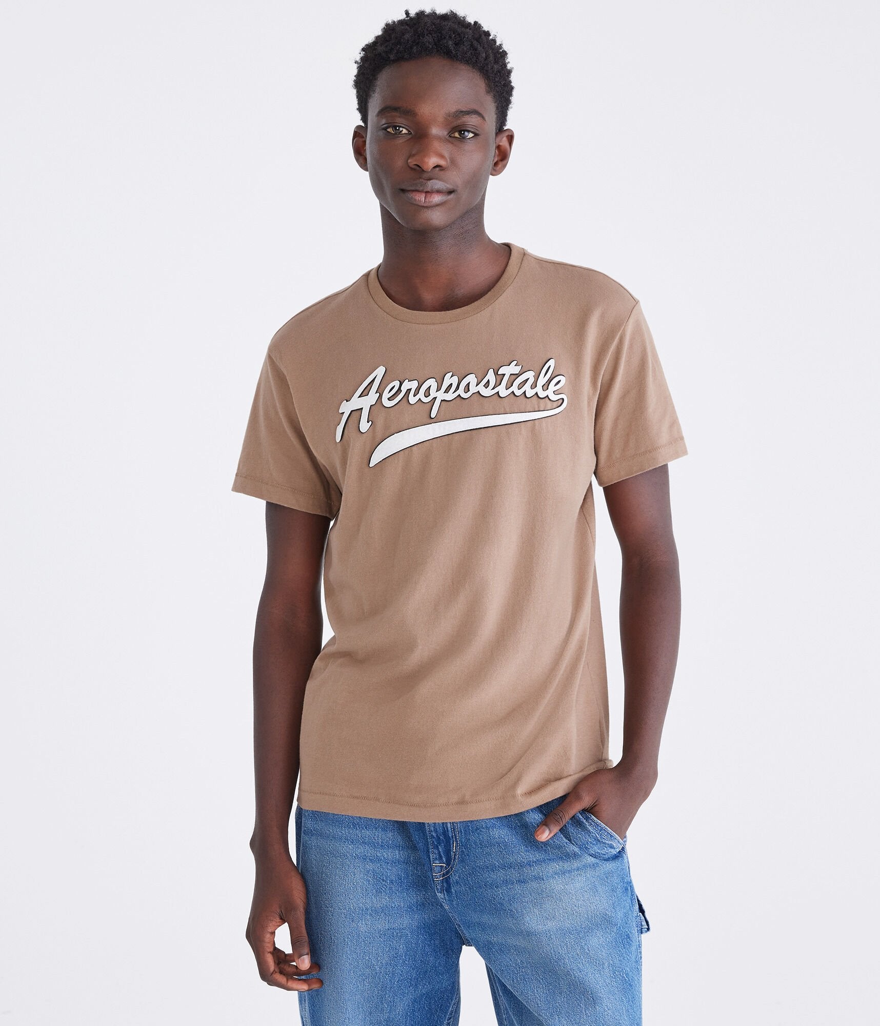 

Футболка с графическим логотипом Aeropostale и аппликацией, светло-коричневый