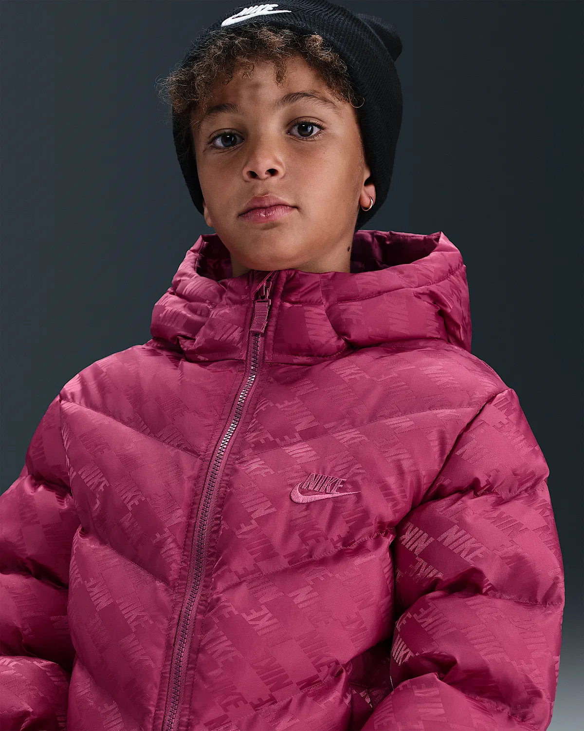 Детская пуховая куртка Nike Sportswear All Day Play Therma-FIT свободного кроя, Sweet Beet/Sweet Beet — фото 3