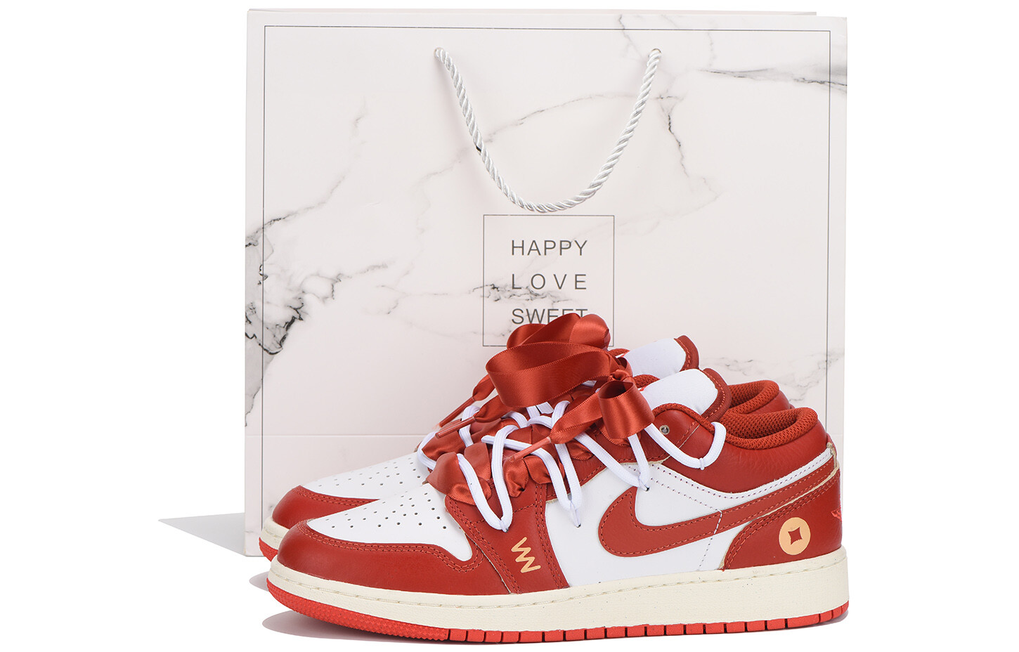 

Кроссовки Air Jordan 1 Vintage Basketball Women's Low-Top, красный/белый
