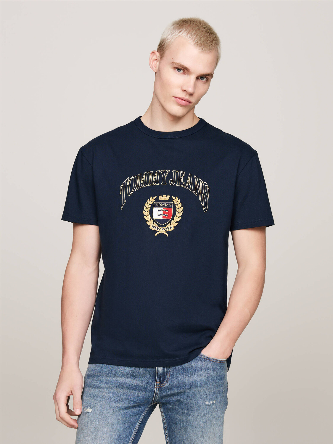

Футболка Tommy Jeans Regular Fit, темно-синий