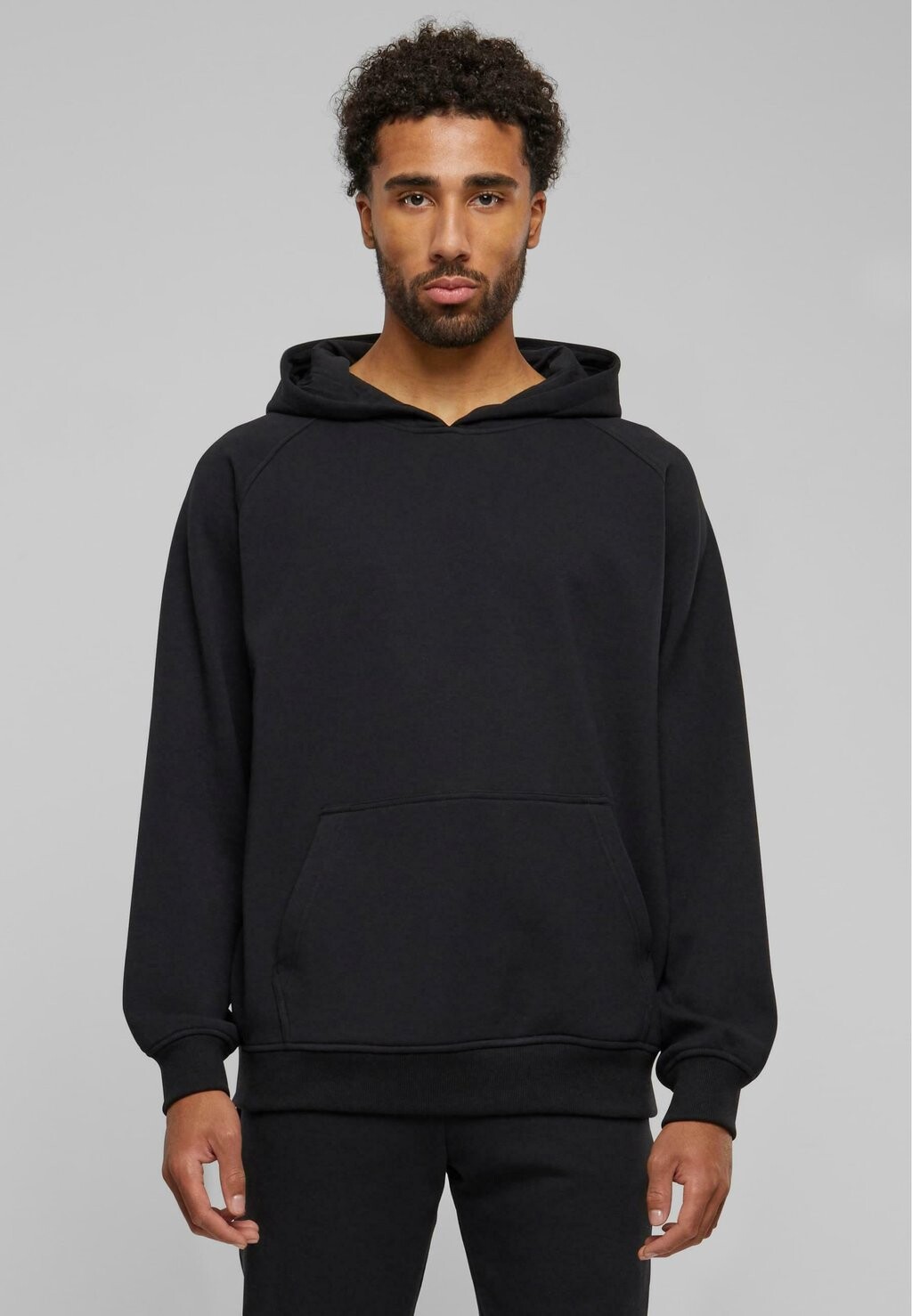 

Толстовка COSY RAGLAN Urban Classics, черный