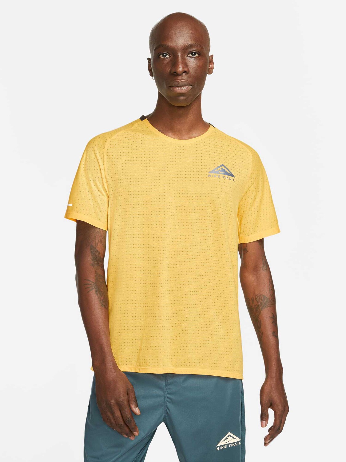

Футболка Nike M NK DF SOLAR CHASE SS TOP, желтый