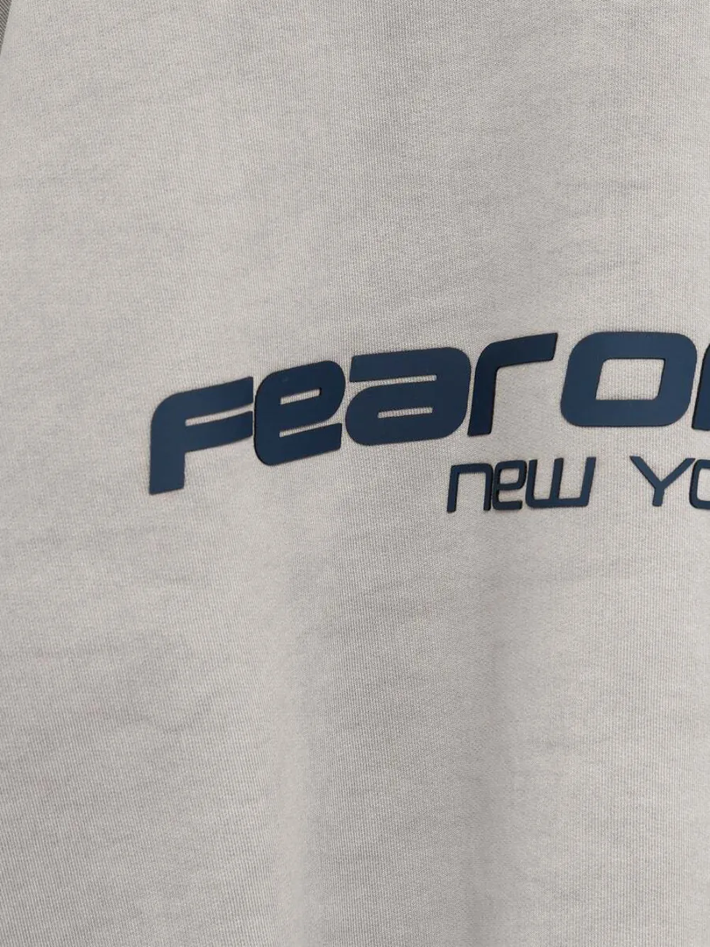 Свитшот с логотипом и длинными рукавами Fear Of God Essentials, серый — фото 3