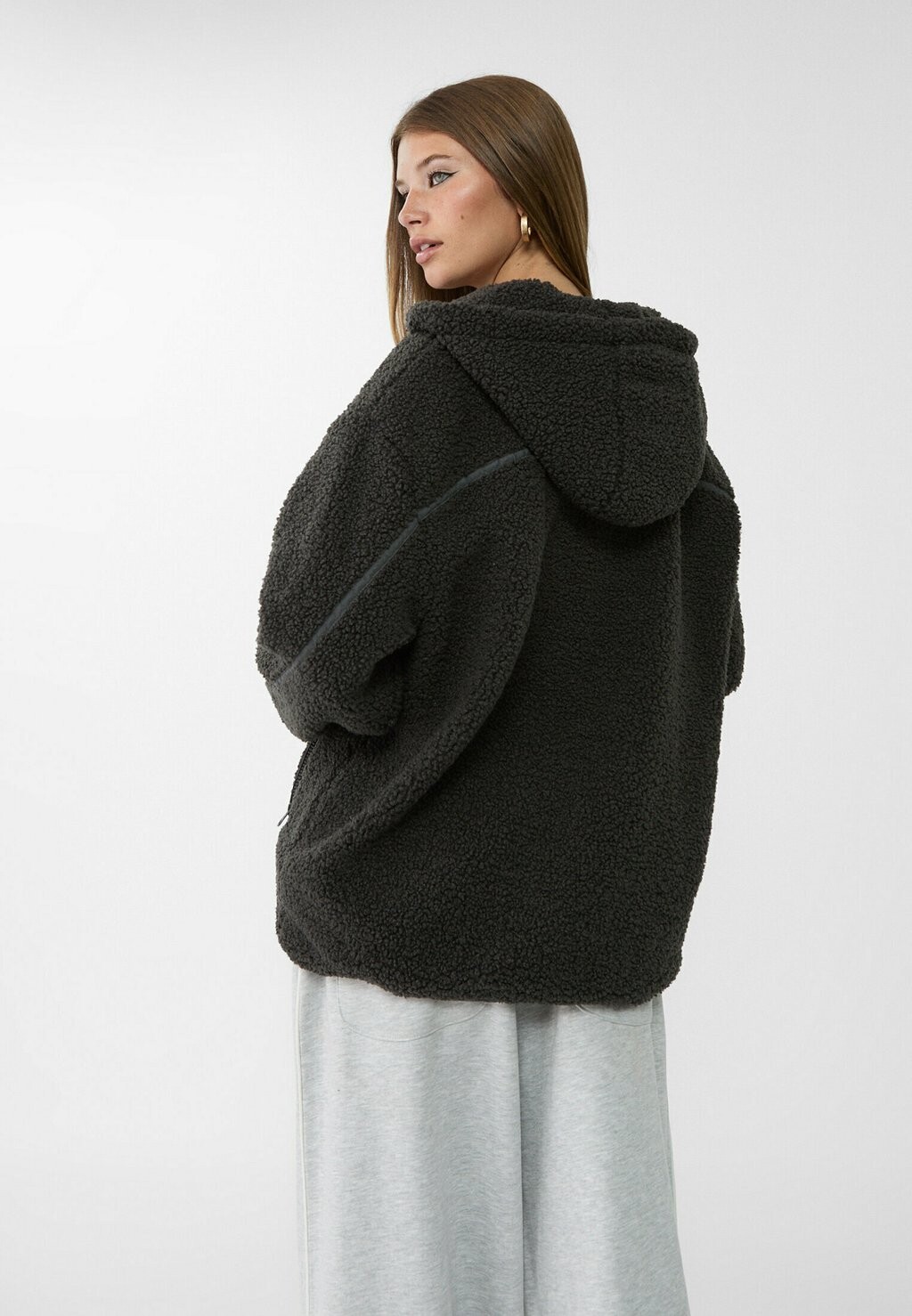 

Зимняя куртка HOODED Stradivarius, темно-серый