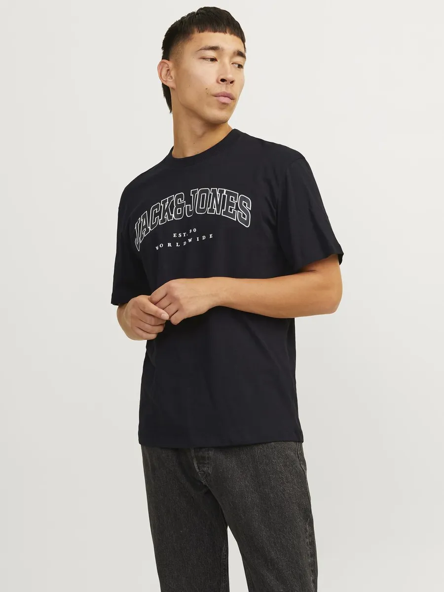 

Рубашка с круглым вырезом Jack & Jones "JJECALEB VARSITY TEE SS O-NECK NOOS", черный