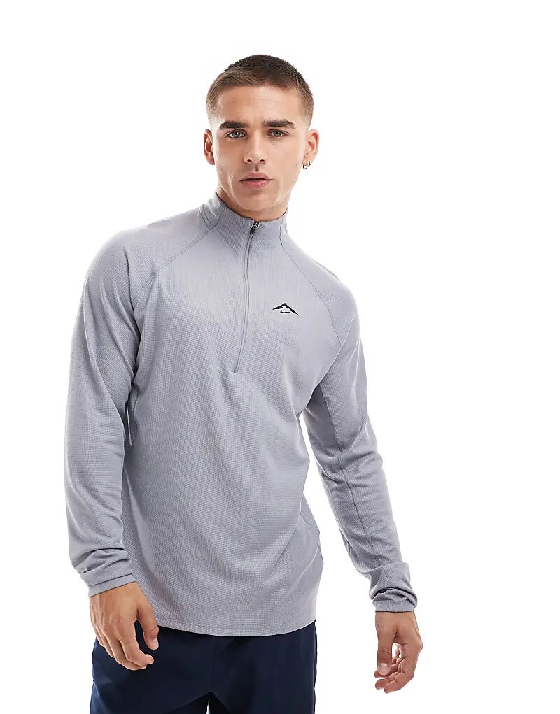 

Толстовка Trail с застежкой-молнией 1/4 серого цвета Nike Running