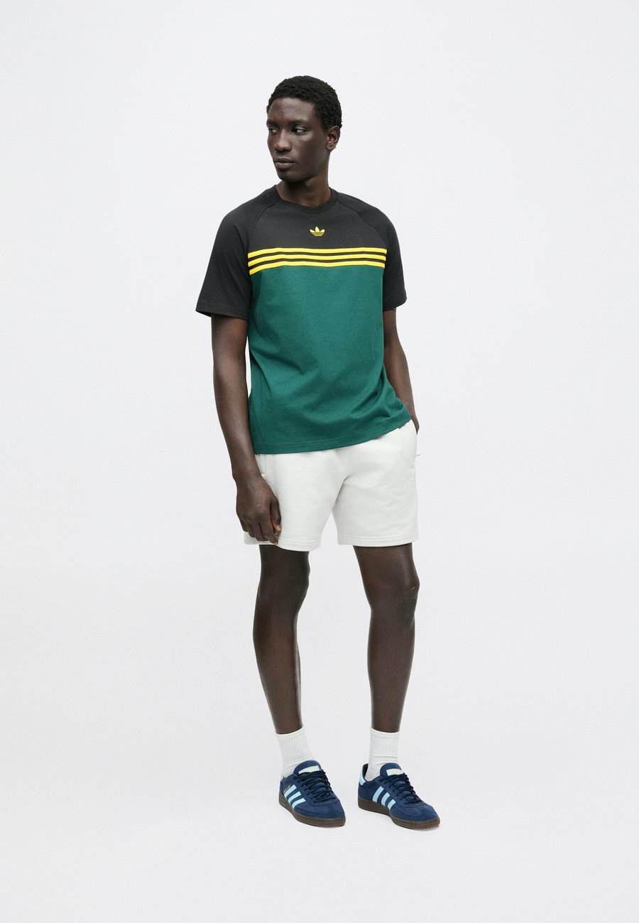 Шорты Adidas Originals P ESS SHO, Chalk Pearl/Off-White — фото 3