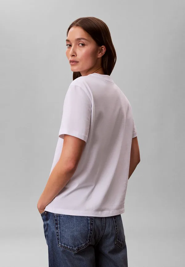 Классический базовый футболка с графическим логотипом в виде надписи. Calvin Klein, Brilliant White — фото 3