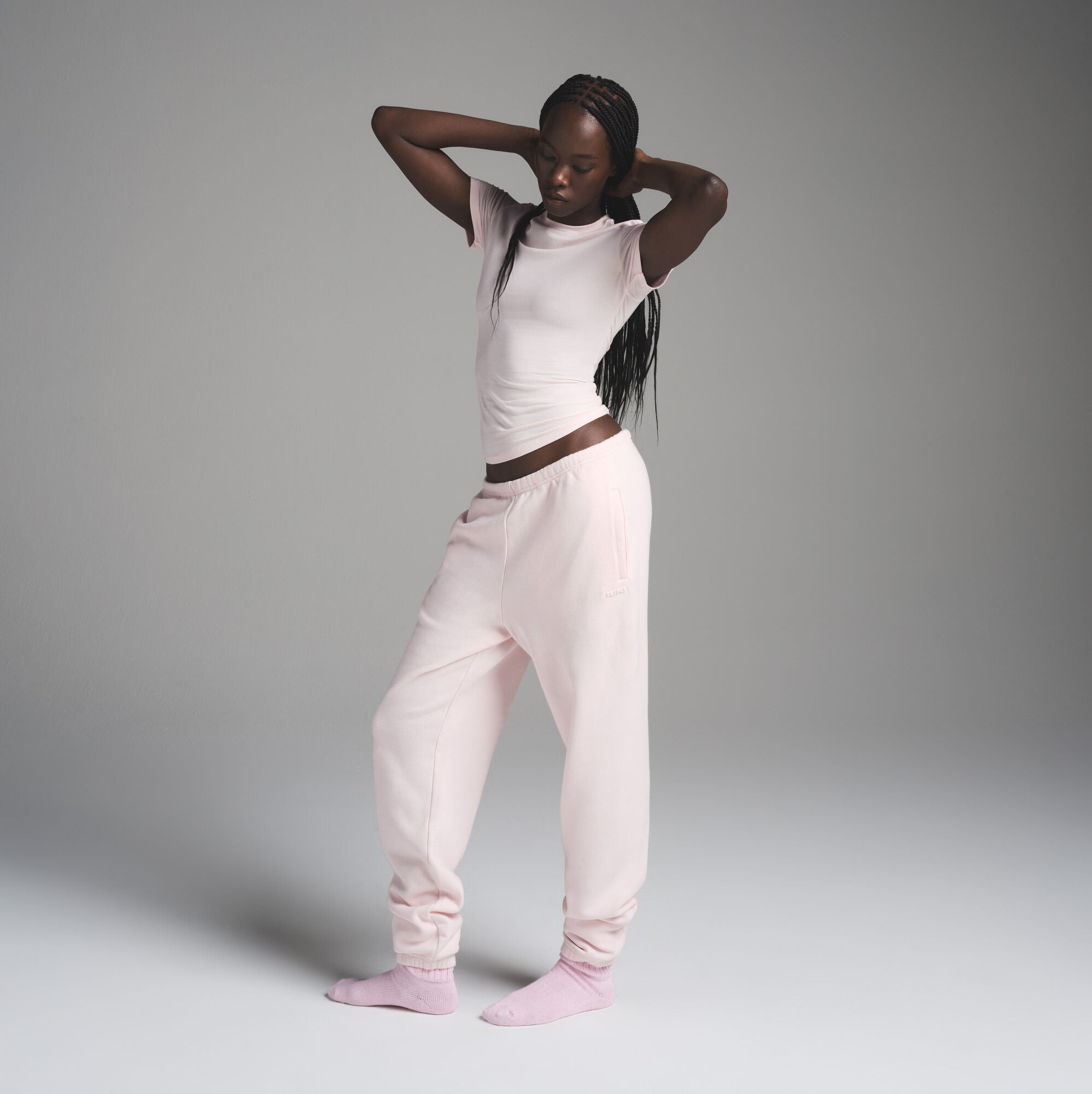 

Классические джоггеры SKIMS, цвет barely pink