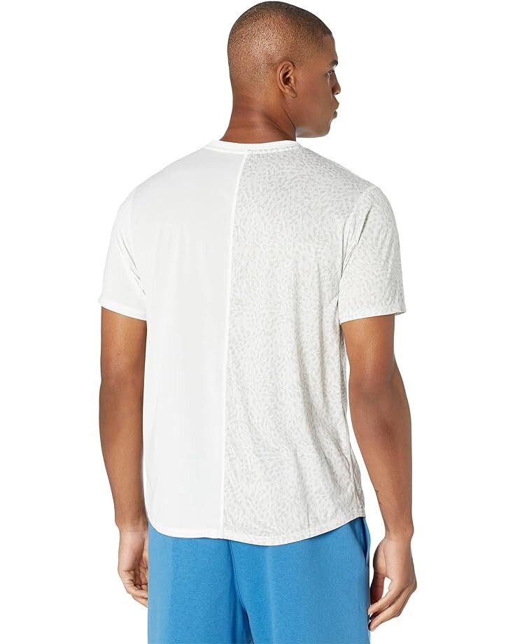 

Футболка PUMA Run Graphic Short Sleeve Tee, цвет Puma White