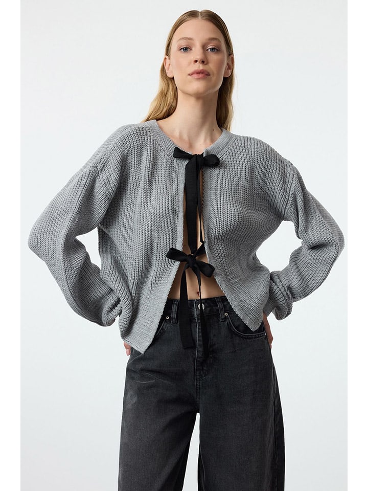 

Кардиган trendyol, цвет grau/schwarz