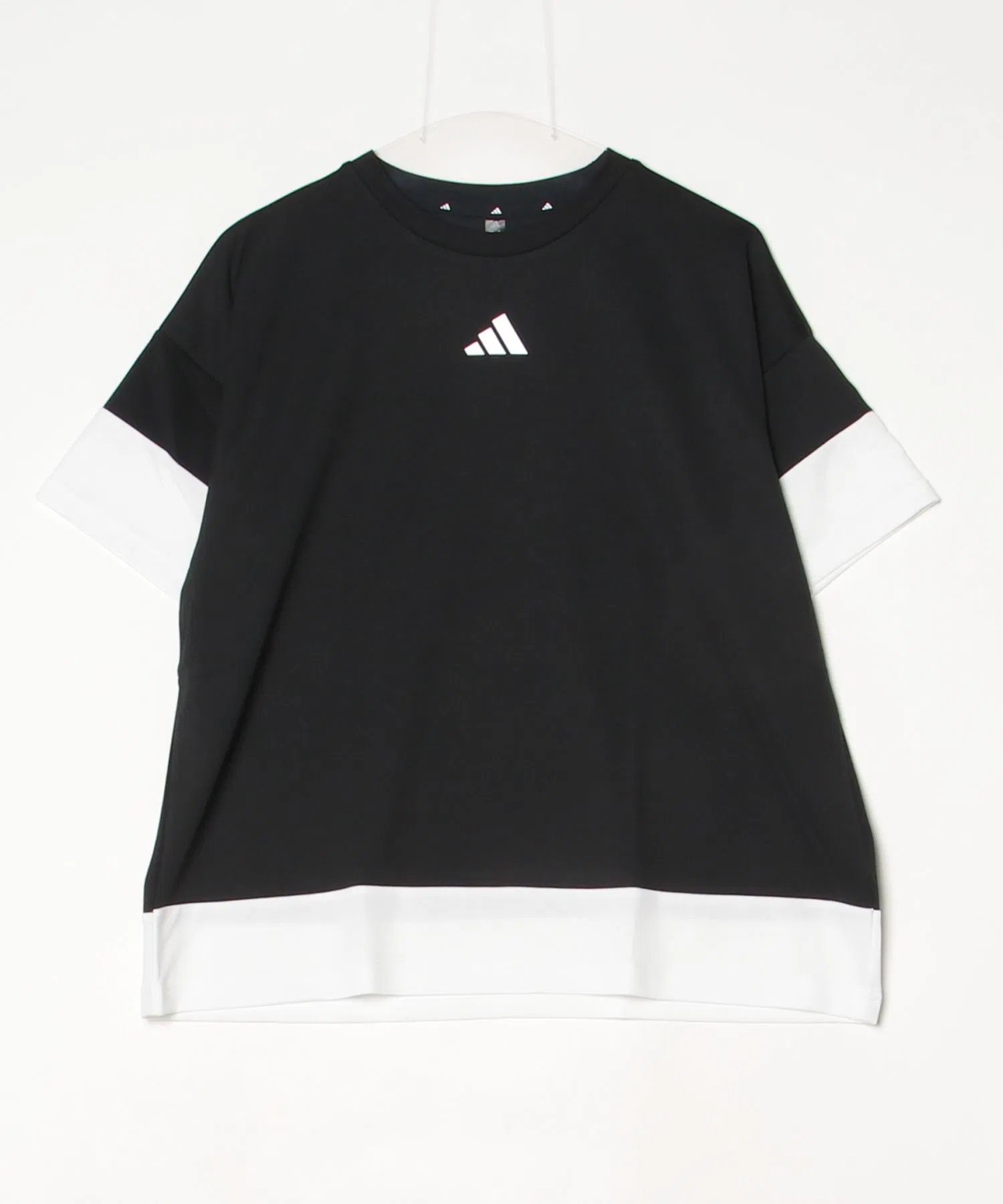 Женская футболка adidas MUSTHAVES с колор-блоком