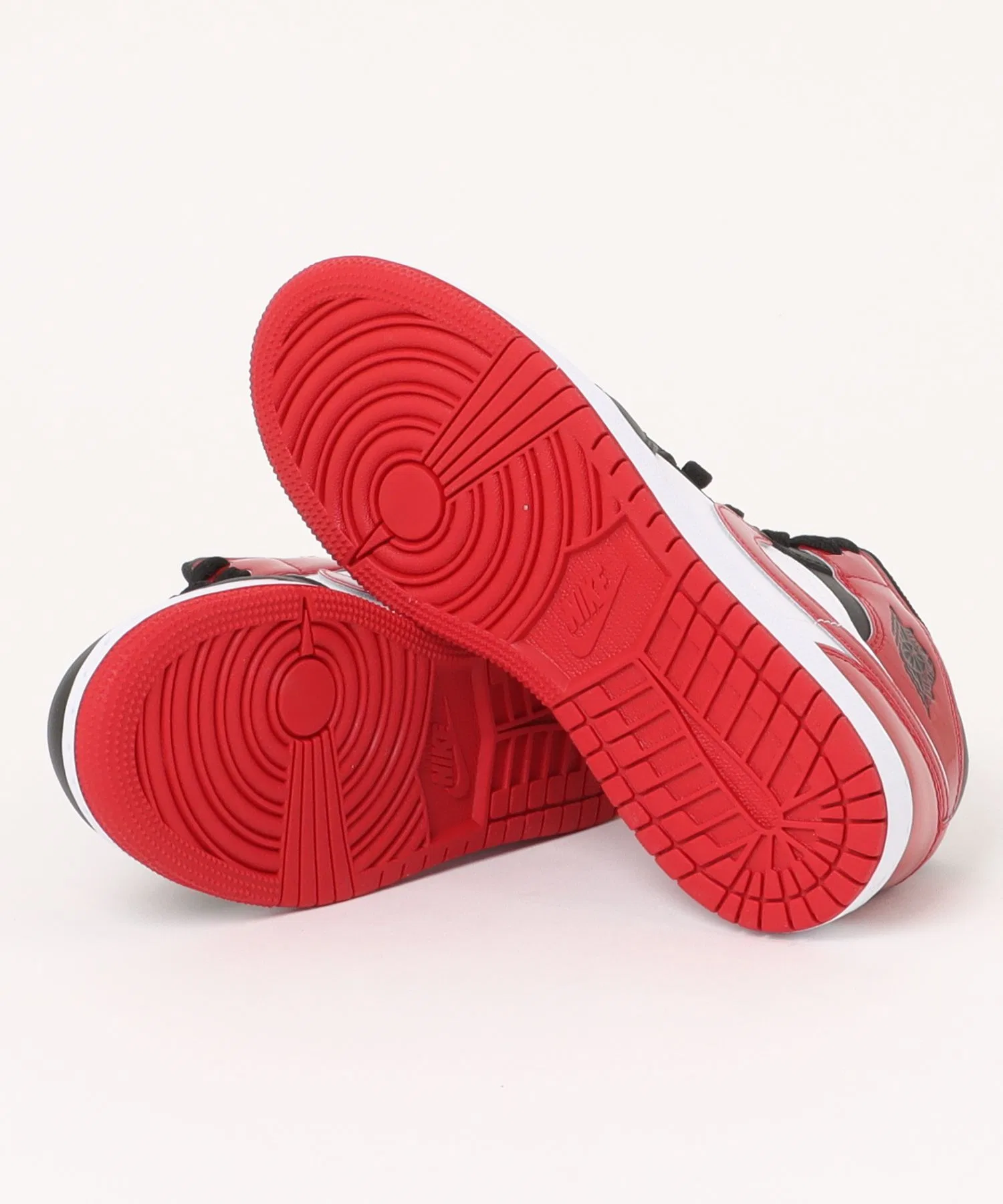 JORDAN BRAND 225-25 AIR JORDAN 1 MID SE GS KHV4399 006BLK/V RED — фото 3