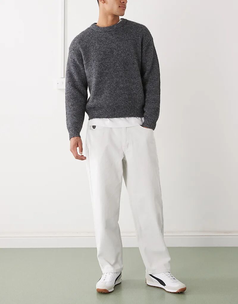 

Джинсы свободного кроя Aape by A Bathing Ape бежевого цвета с вышивкой на штанине