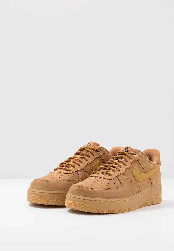 Кроссовки Nike Sportswear Air Force 1 07, лён/пшеничный/светло-коричневый/чёрный/командный золотой — фото 3