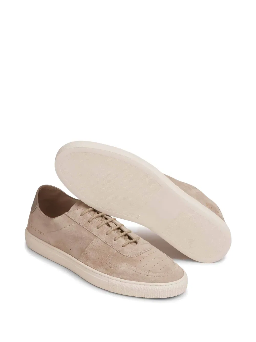 Замшевые кроссовки с петлей на пятке Common Projects, нейтральный — фото 4