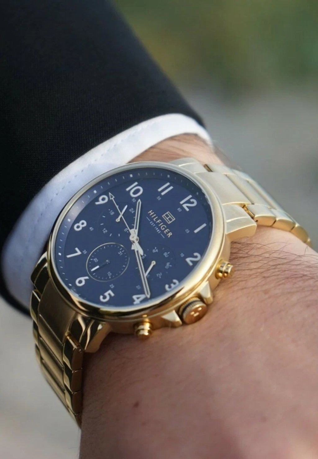 

Часы Tommy Hilfiger, золотой