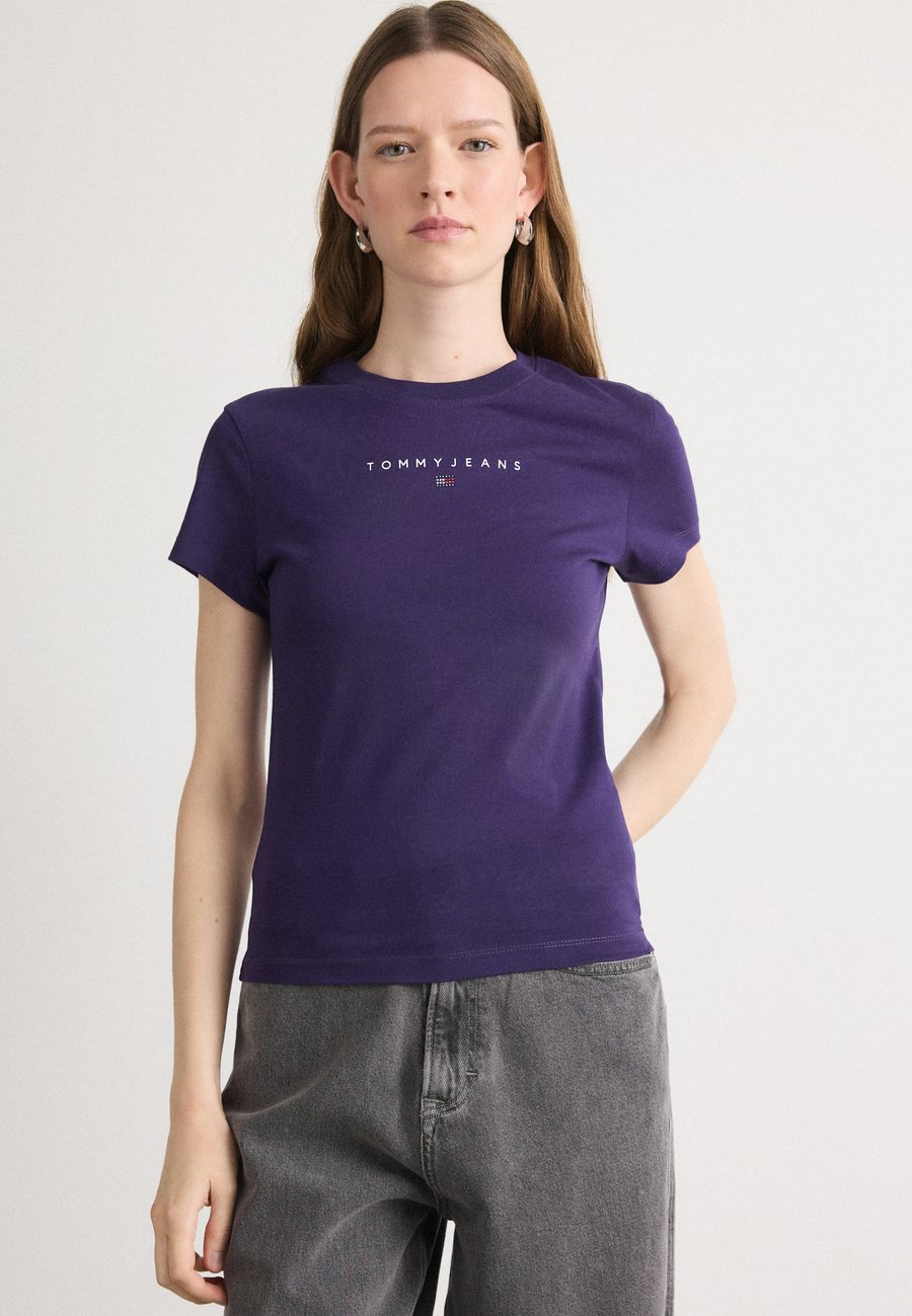 

Футболка Tommy Jeans SLIM BLING LINEAR TEE, Nocturnal Purple/Dark Purple, Фиолетовый, Футболка Tommy Jeans SLIM BLING LINEAR TEE, Nocturnal Purple/Dark Purple