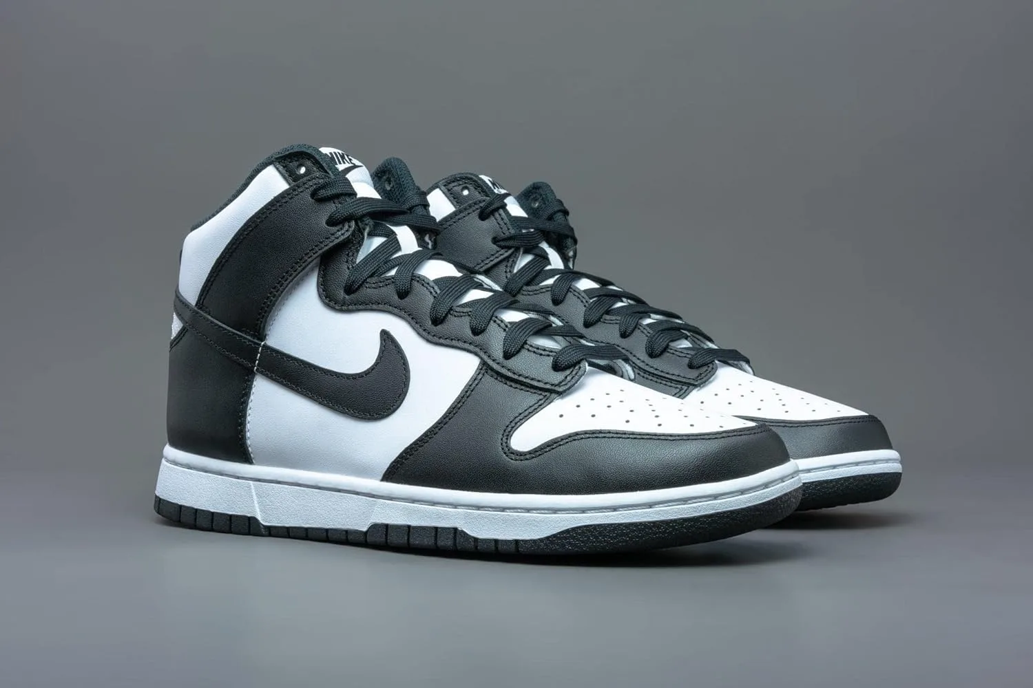 Мужские баскетбольные кроссовки Nike Dunk Hi Retro, белый/черный — фото 4