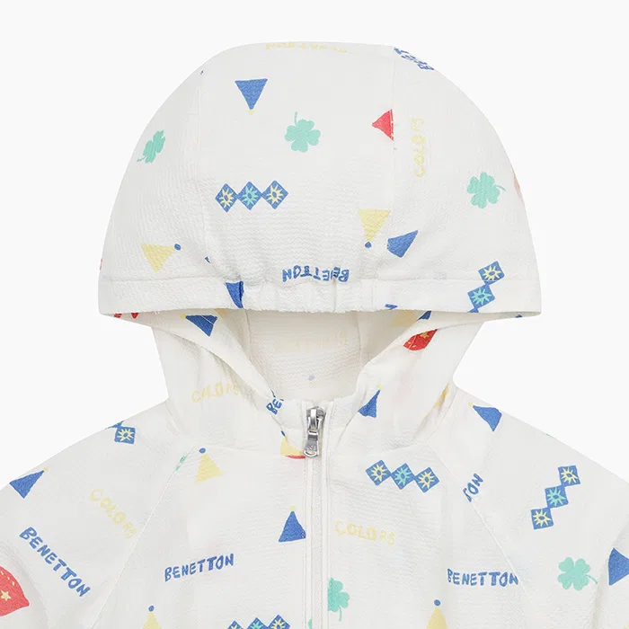 Детская ветровка с мульти-паттерном цвета айвори от Benetton Kids — фото 3