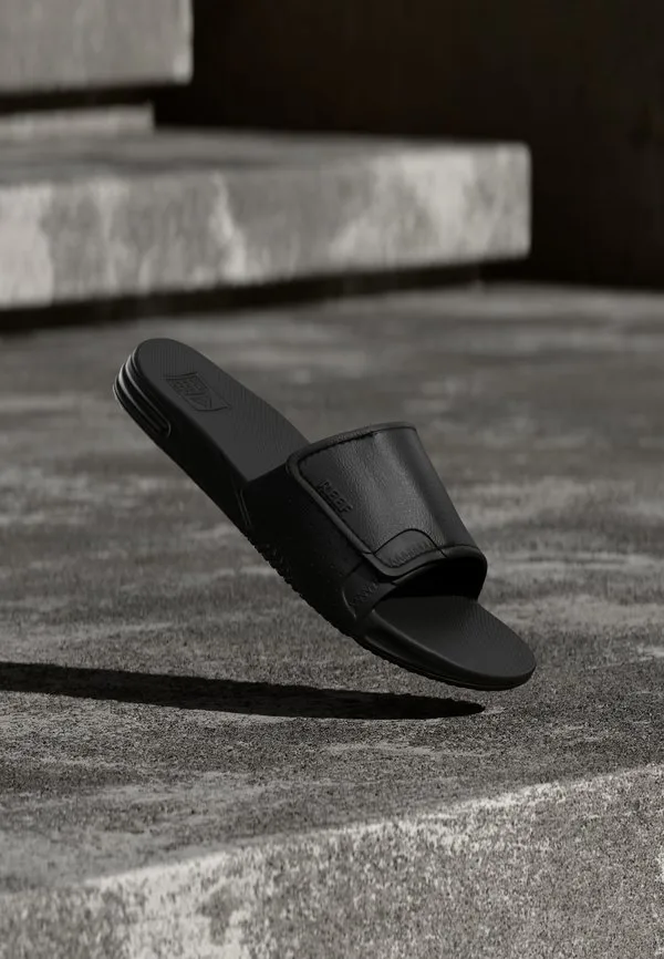 Веерные слайды мулы Reef, Black