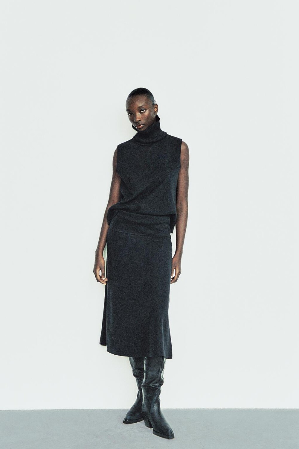 

Мягкая объемная юбка миди ZARA, черный