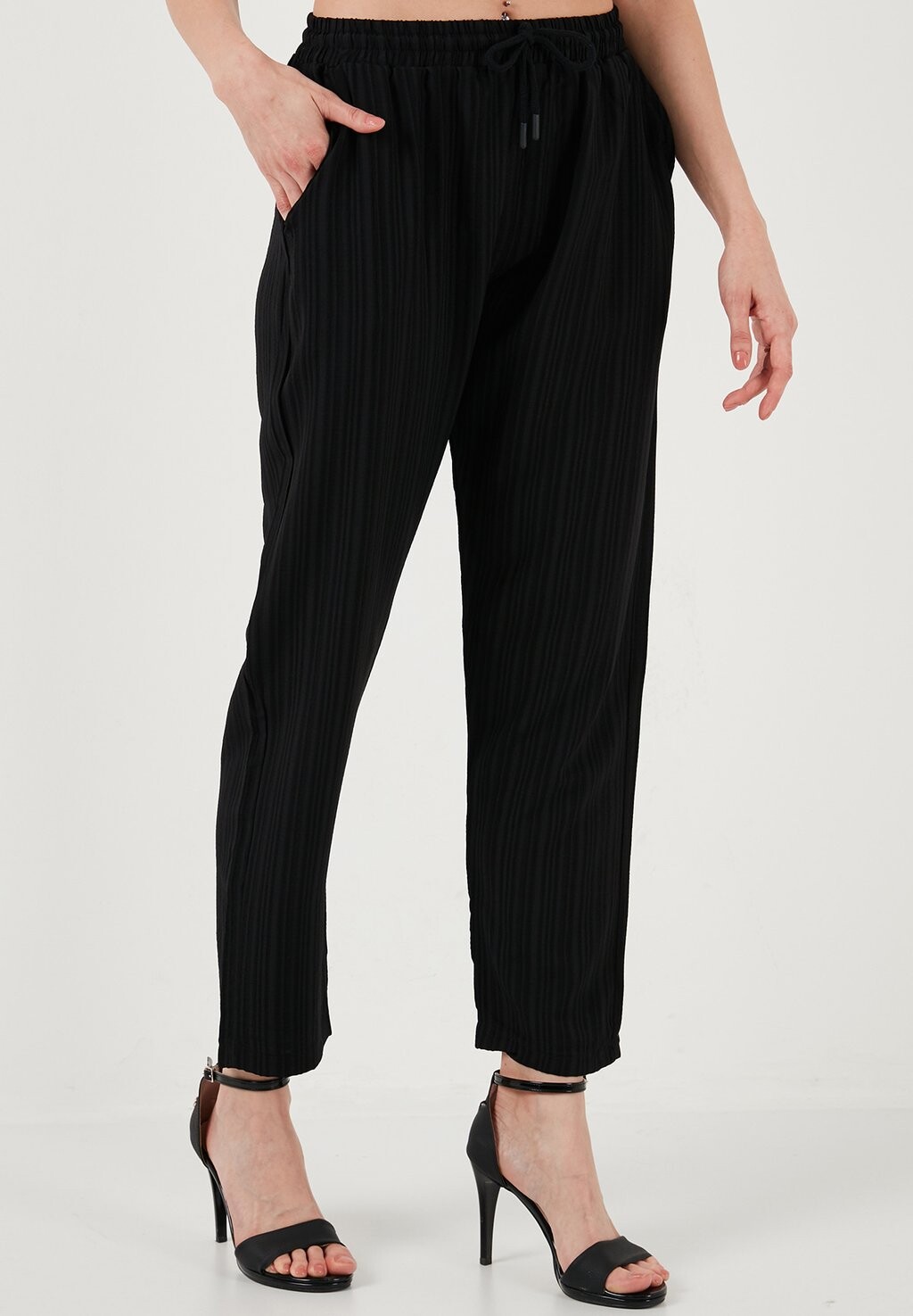 

Брюки SLIM FIT LELA, черный