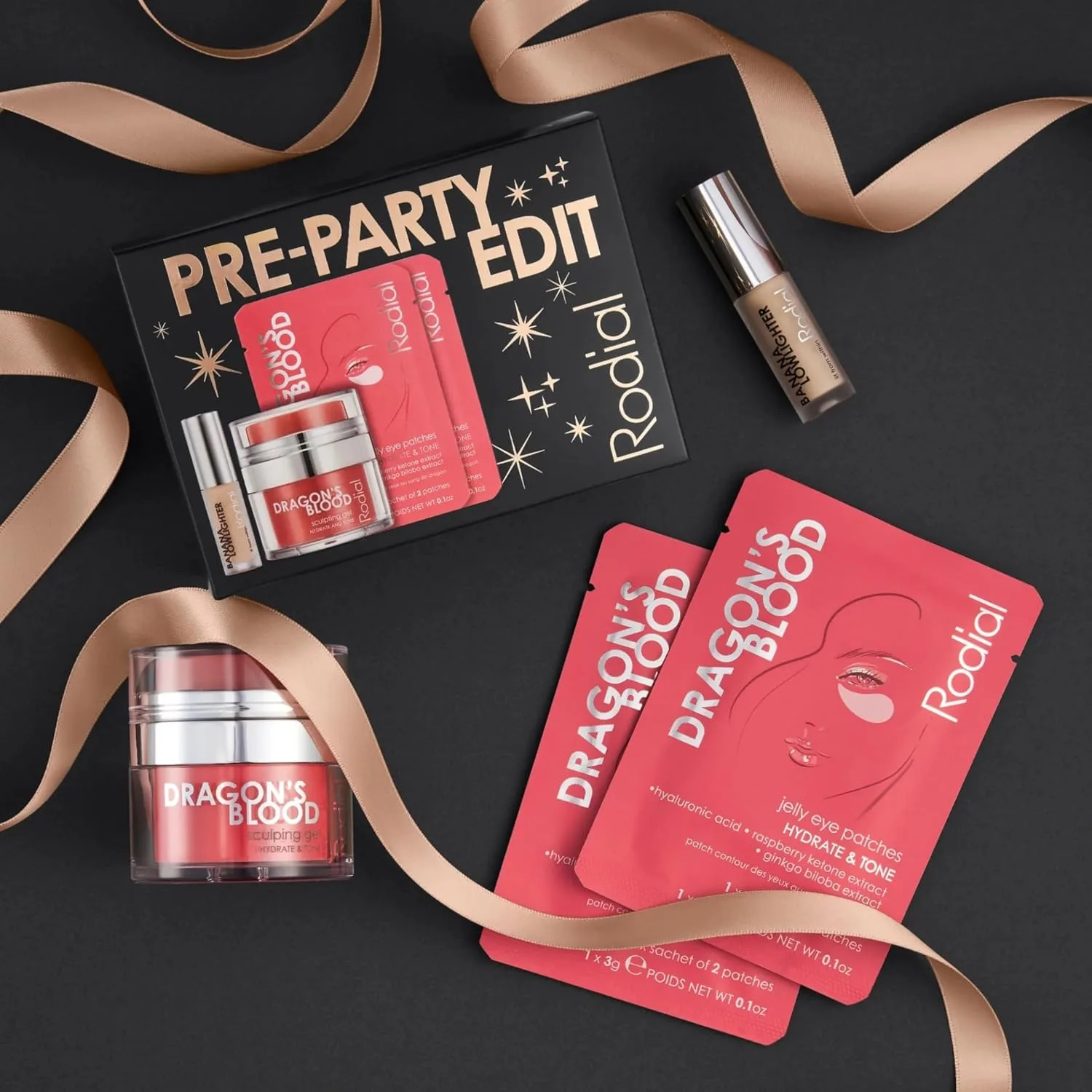 Набор Rodial Pre-Party Edit - праздничный подарочный набор для ухода за кожей и макияжа, включающий хайлайтер Banana Lowlighter (0,07 унции), скульптурирующий гель Dragon's Blood (0,30 жидкой унции) и 2 патча для глаз Dragon's Blood — фото 2