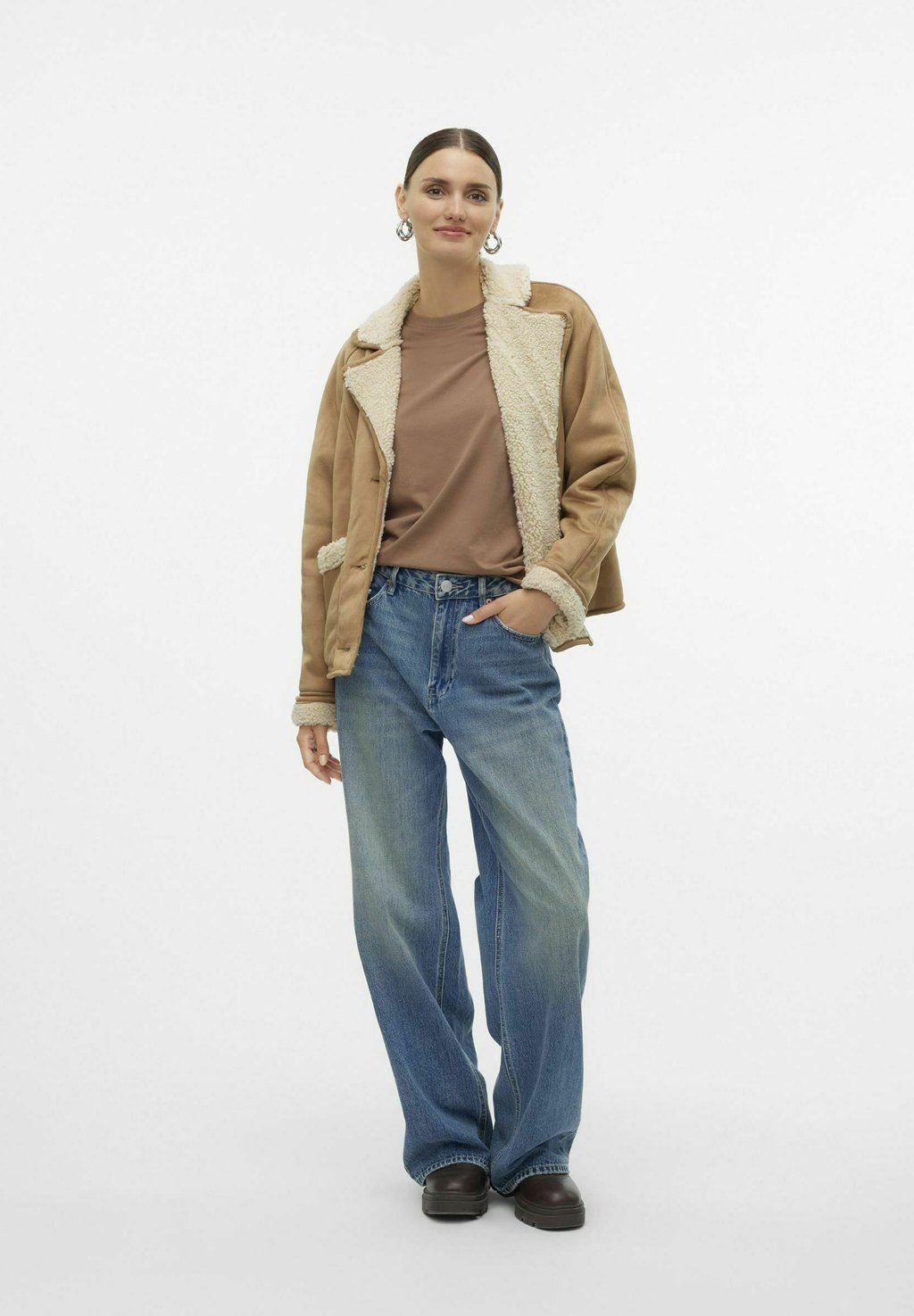 

Легкая куртка VMELLA Vero Moda, коричневый